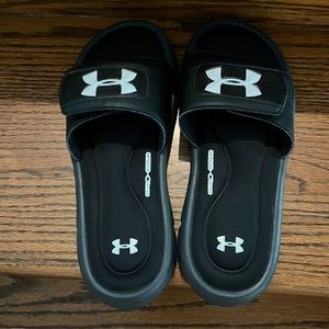 Boys Under Armour slides youth 6